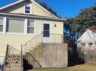 1 Glenmore Ave, Brentwood, NY 11717
