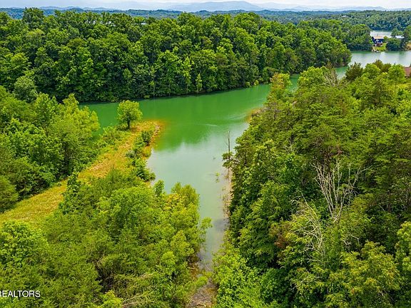 4th image of 973 Pleasure Rd