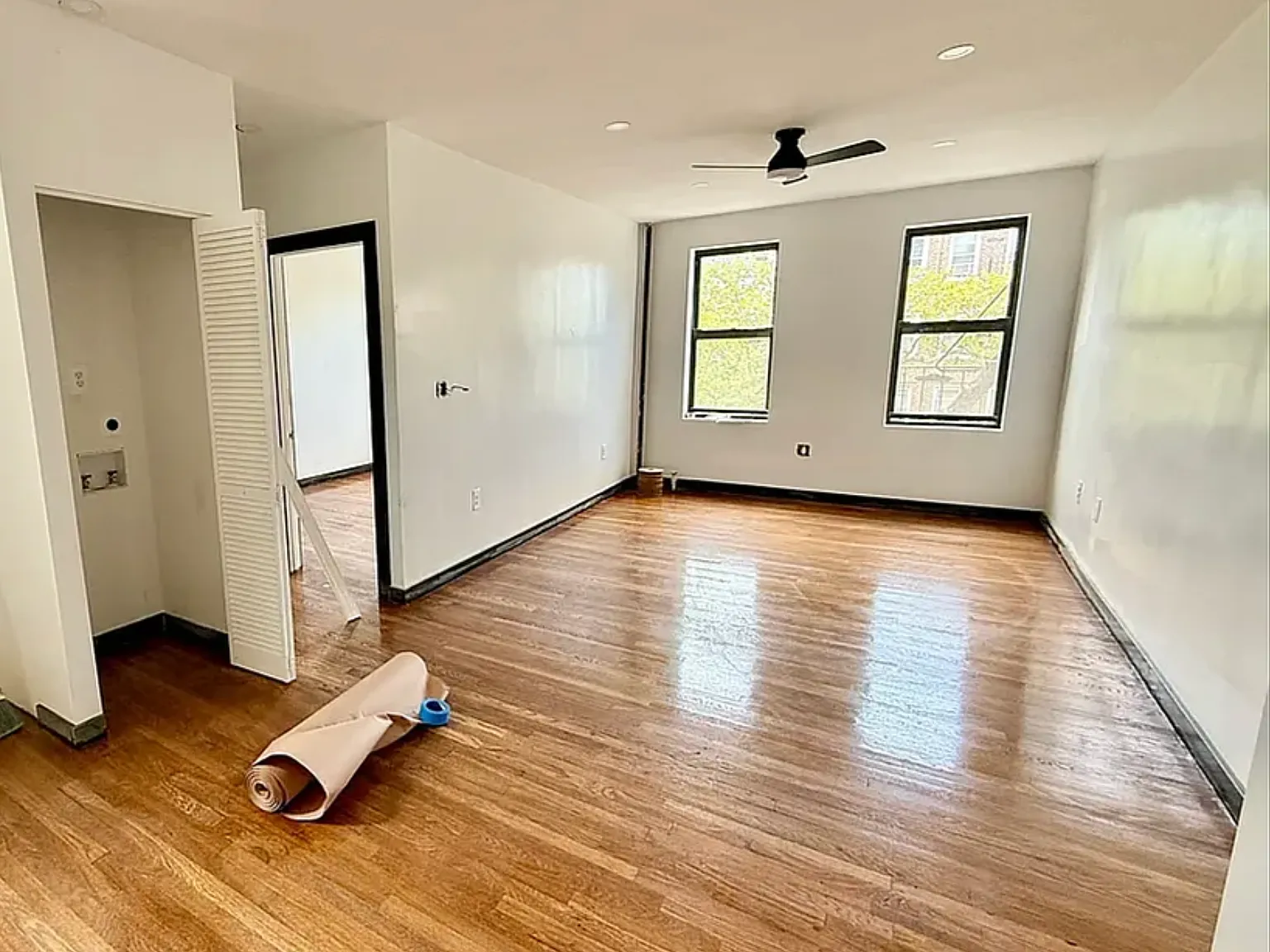 21-45 28th Street — Photo 3