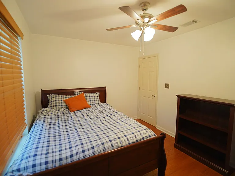 4472 Bay Shore Cir — Photo 25