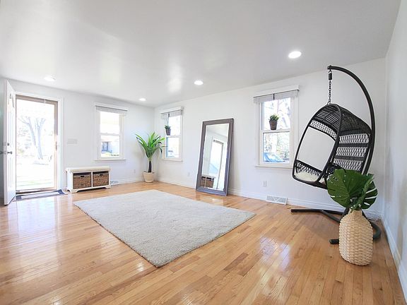 5th image of 39354 Helena Ave
