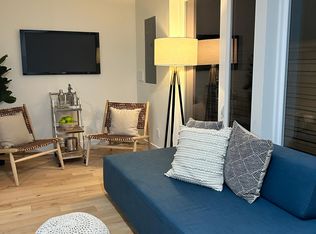 526 N 40th St, Seattle, WA 98103