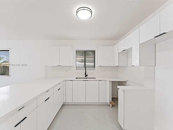 3rd image of 1556 NW 68th Ter