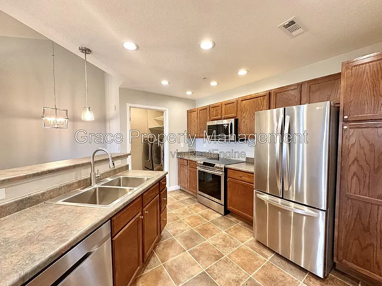 5735 N Genoa Way #306 — Photo 4