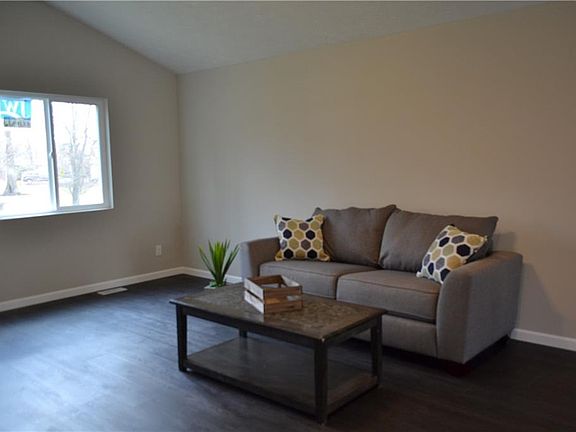 3rd image of 37 Homestead Dr