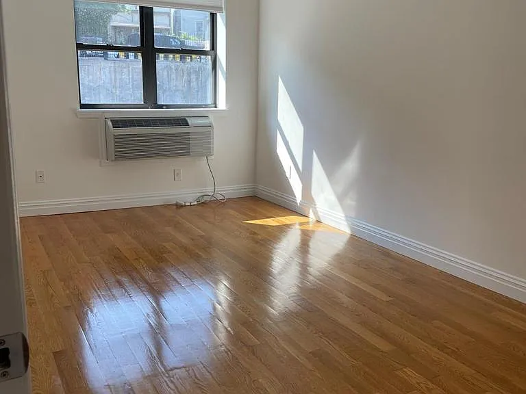 2760 Decatur Ave #3B — Photo 2