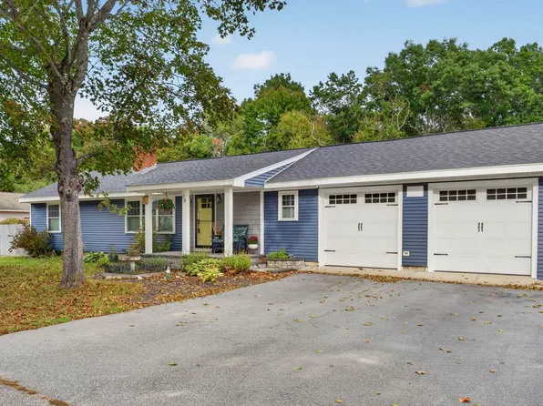 39 N Reading Street, Hooksett, NH 03106