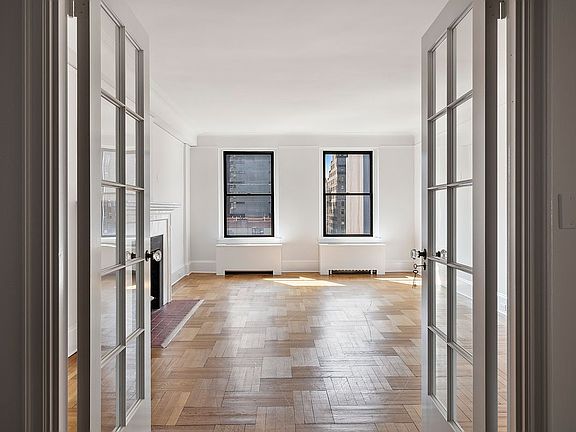 4th image of 975 Lexington Ave #9A