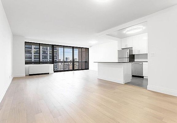 3rd image of 245 E 58th St APT 15D