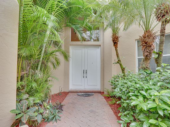 3rd image of 10843 Fairmont Village Dr