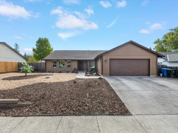 72 Christa Ln, Eagle Pt, OR 97524