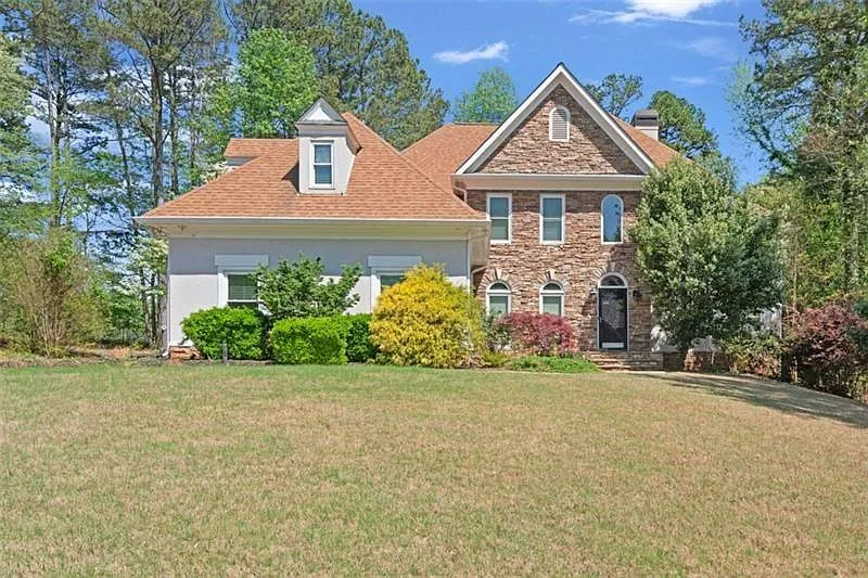 5 bed, 5.5 bath, 4986 sqft, $3,995 — Photo 1