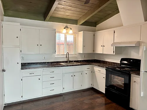 1629 Holly Dr #2 Photo 1