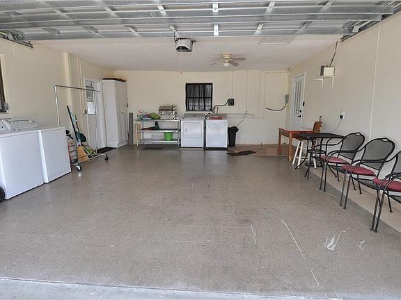 4th image of 2060 Mississippi Ave