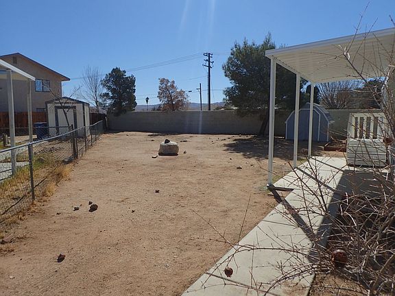 3rd image of 620 W Upjohn Ave