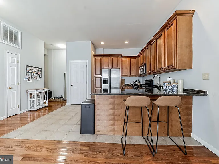 128 South St #2R — Photo 18
