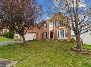 94 Drawing Arm Ln, Martinsburg, WV 25403