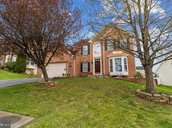 94 Drawing Arm Ln, Martinsburg, WV 25403