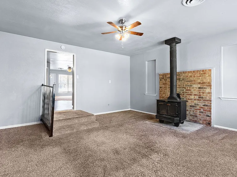 2709 Hillside Dr — Photo 9
