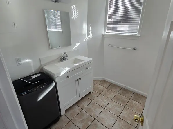 1138 N Parish Pl #101, Burbank, CA 91506