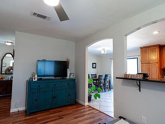 4th image of 11504 N Oaks Dr