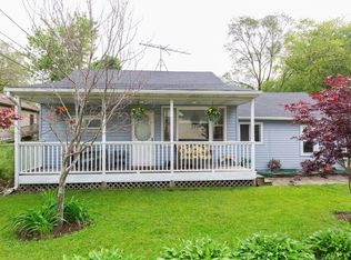 160 Arthur Ave, South Elgin, IL 60177