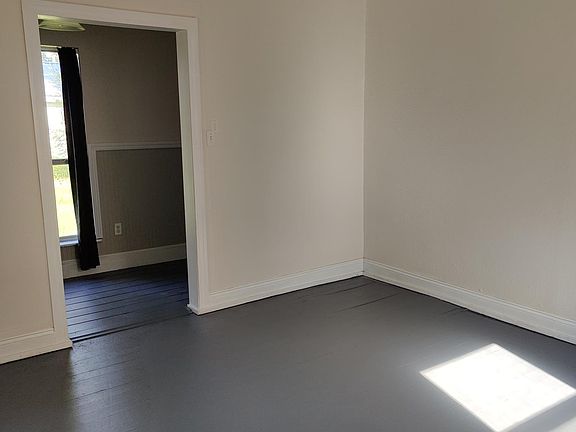 5th image of 411 W Gadsden St