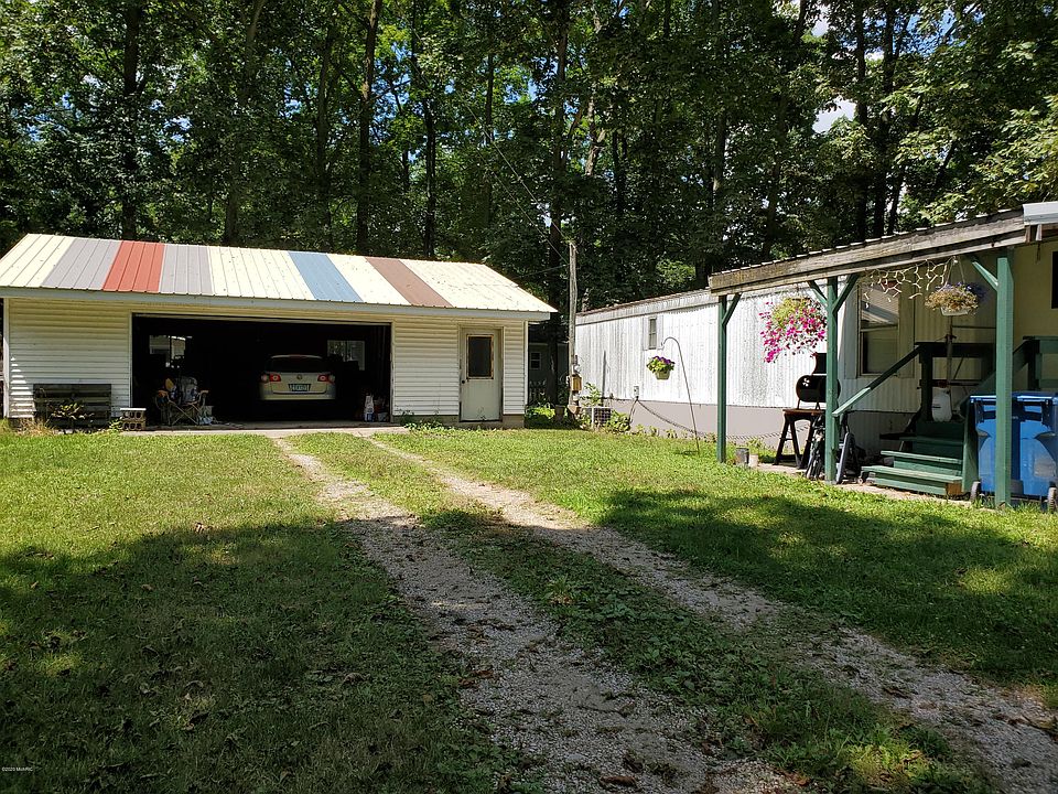 1st image of 3226 Sanford Ln
