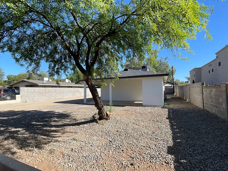 Charming 1 bed 1 bath in great location! — Photo 20