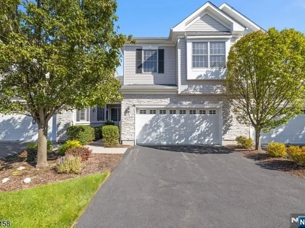 39 Schweinberg Dr #2039, Roseland, NJ 07068