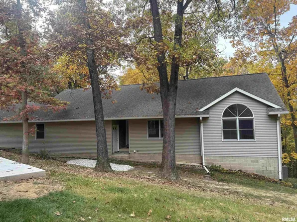 333 Brandy Dr, Mackinaw, IL 61755