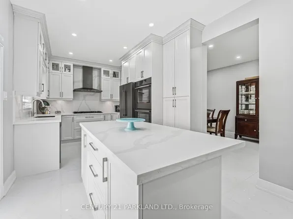 15 Jonas Millway Whitchurch, Whitchurch Stouffville, ON L4A 0M4