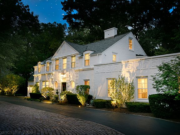 3rd image of 525 Thornwood Ln