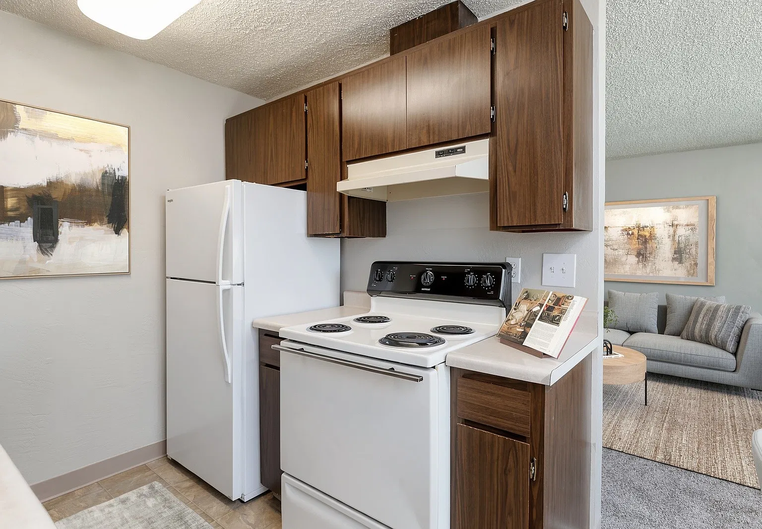 The Lindale Apartments — Photo 3