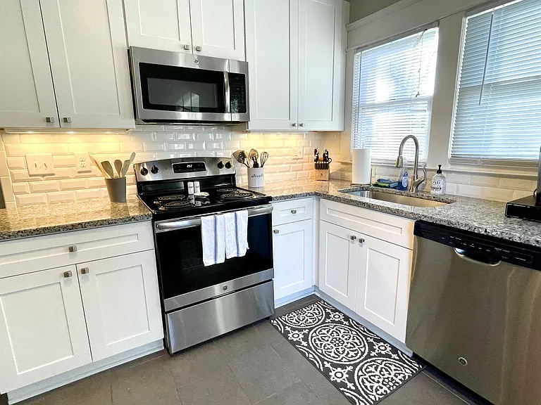 1015 N Buchanan Blvd #B — Photo 4