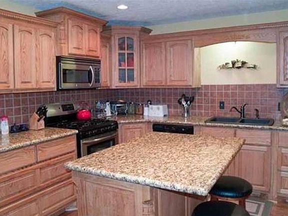 5th image of 213 Central Caldwood Dr