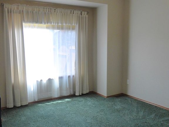 4th image of 16511 137th Ave E