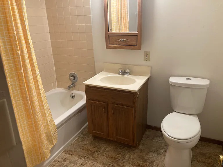 515 E Taylor St — Photo 3