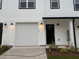 247 Townhome Ln, Southern Pines, NC 28387