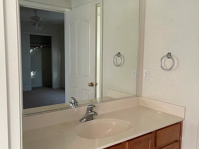 9633 McKenna Dr — Photo 3