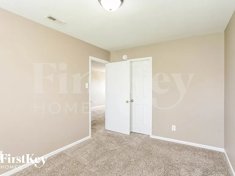 10702 Gathering Dr — Photo 12