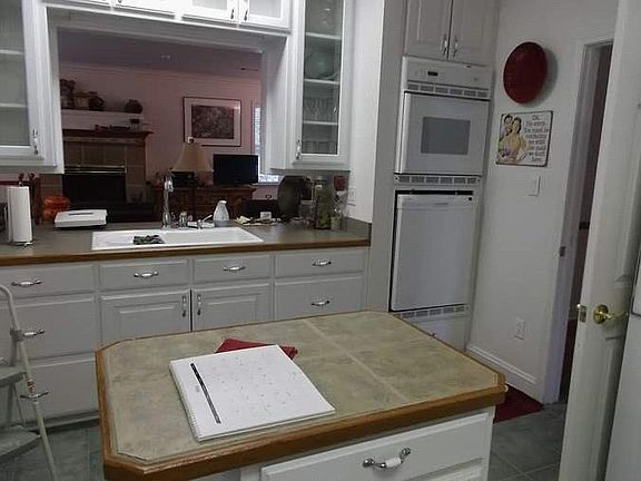 Kitchen-Island