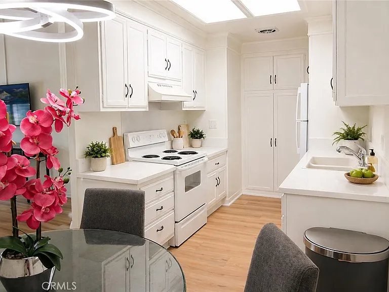 950 Avenida Carmel #G — Photo 7