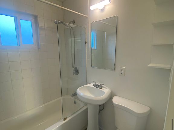 4th image of 526 Golden Ave APT 2