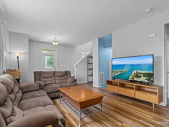 4th image of 3615 Hyde Park Ct