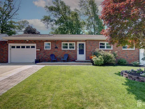 22 Columbia Rd, Parlin, NJ 08859