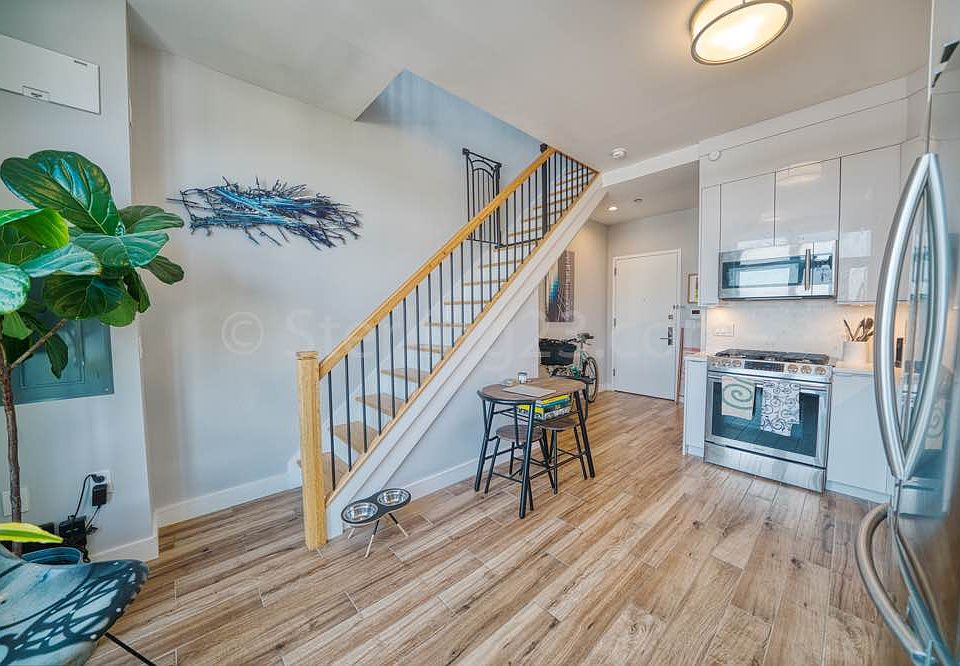 1st image of 3112 24th Ave #2D