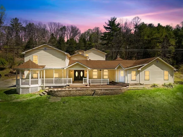 6544 Owens Rd, Radford, VA 24141