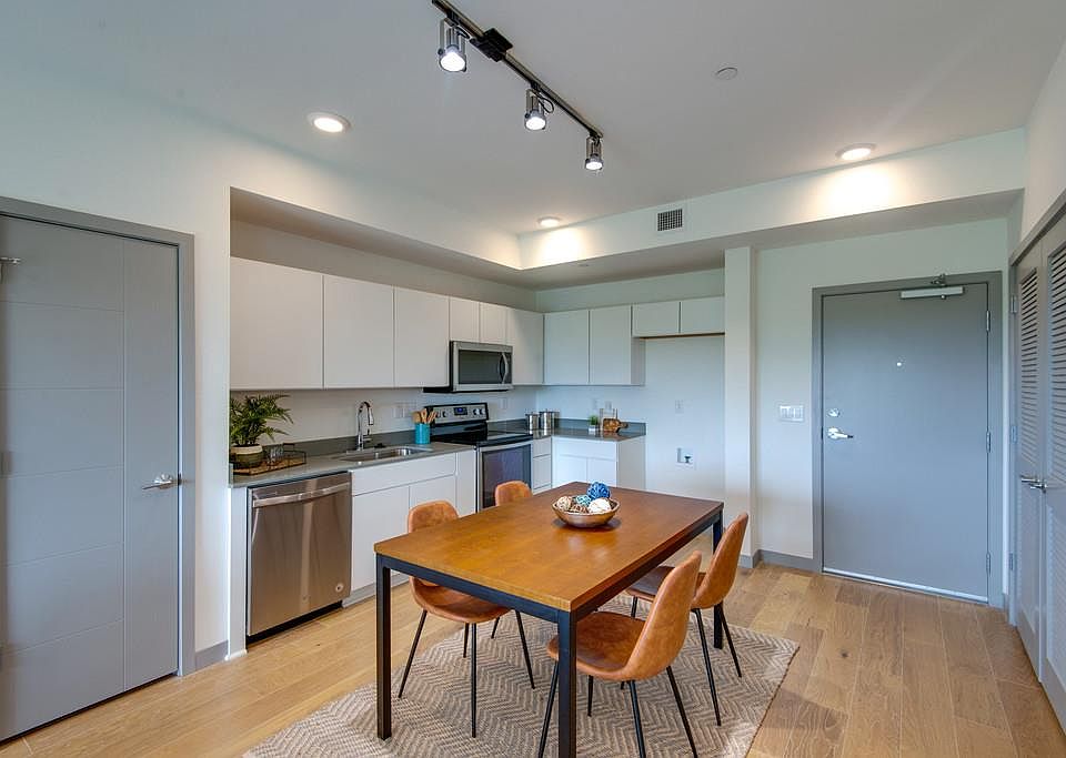 1st image of 400 Herron Dr APT 413