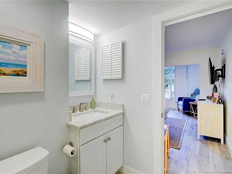 245 NE Macarthur Blvd #11 — Photo 21